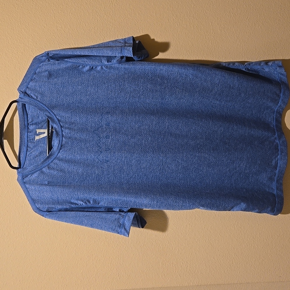 Vuori men's T Shirt